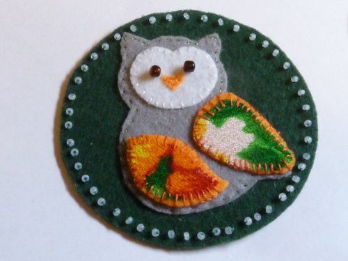Broche hibou de feutre