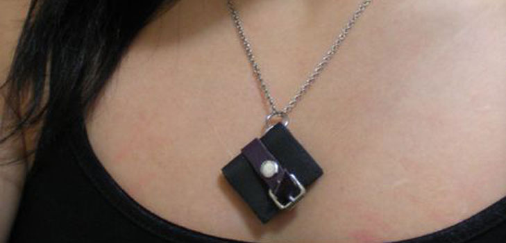  livre pendentif