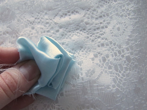 Comment faire une rose de l'atlas de ses propres mains