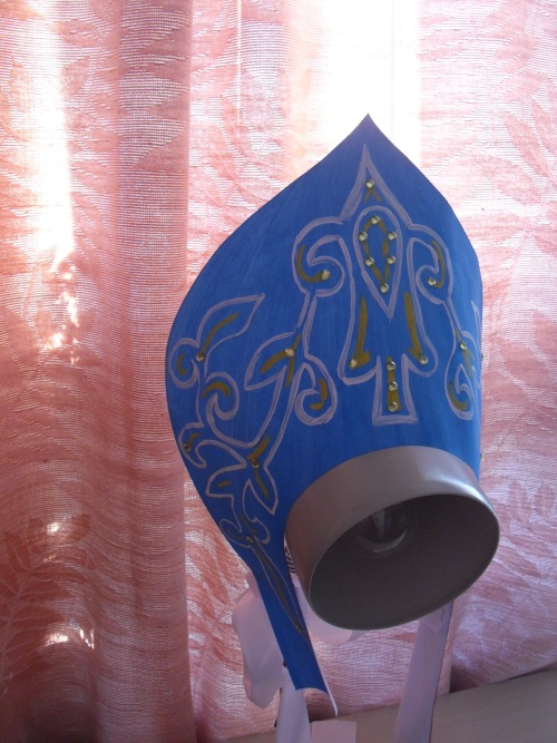Kokoshnik russe de carton