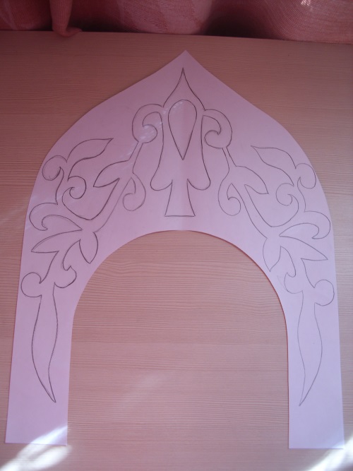 Kokoshnik russe de carton