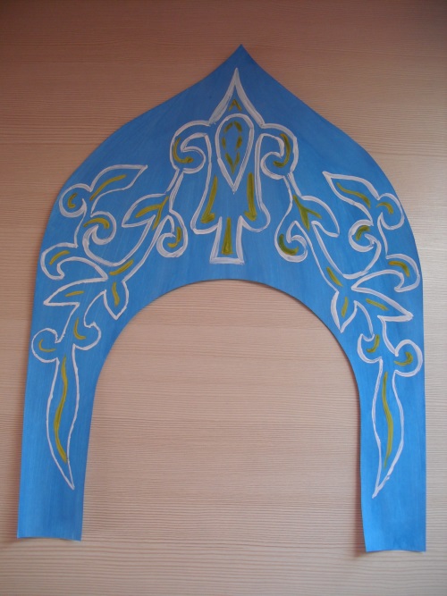 Kokoshnik russe de carton