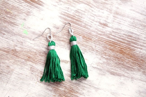 Comment faire des boucles d'oreilles à partir des fils avec vos mains: photo master-class