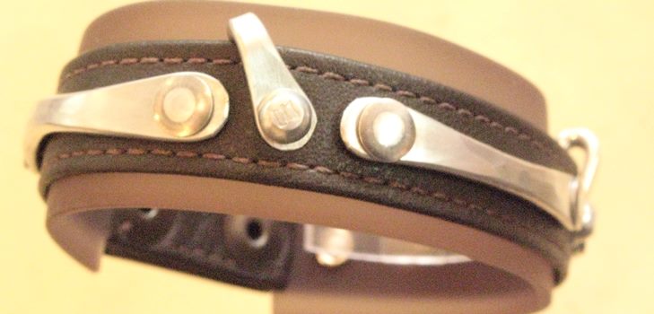 Comment faire un bracelet en cuir pour hommes large