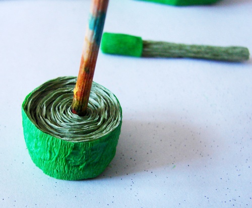Artisanat pour le 9 mai de leurs propres mains: un réservoir de papier