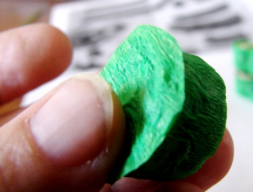 Artisanat pour le 9 mai de leurs propres mains: un réservoir de papier