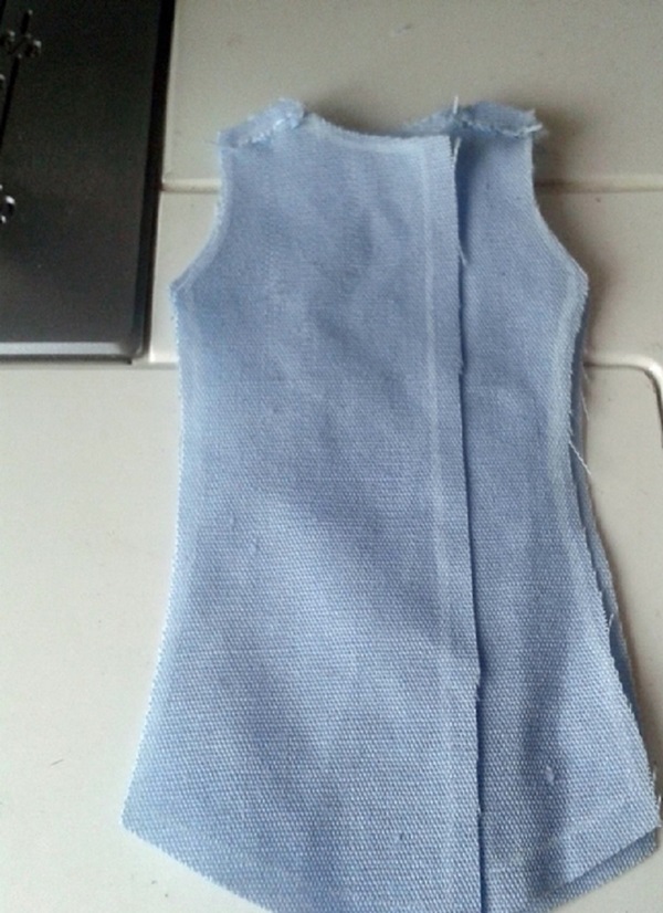 Comment coudre des vêtements de poupée avec vos propres mains