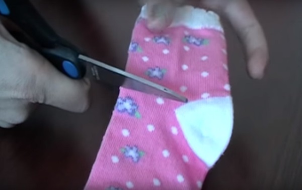 Comment coudre des vêtements de poupée avec vos propres mains