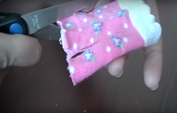 Comment coudre des vêtements de poupée avec vos propres mains