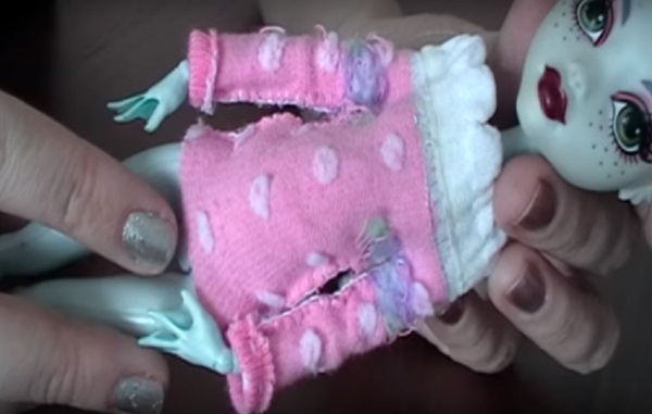 Comment coudre des vêtements de poupée avec vos propres mains