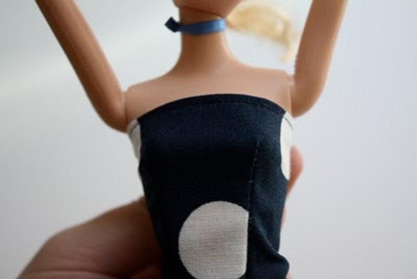 Comment coudre des vêtements de poupée avec vos propres mains