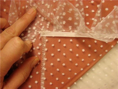 Comment coudre une robe pour une fille pour une performance matinale