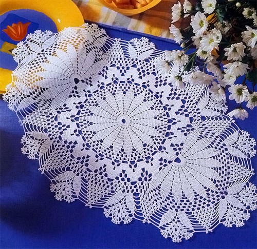 Nappe ajourée crochetée