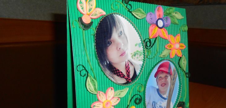 Quilling le cadre pour les photos avec vos propres mains