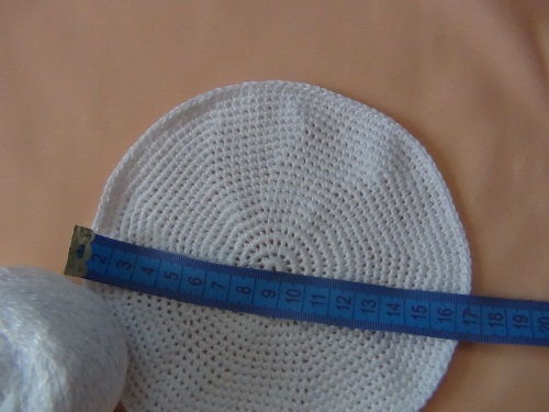 Chapeau d'été féminin au crochet