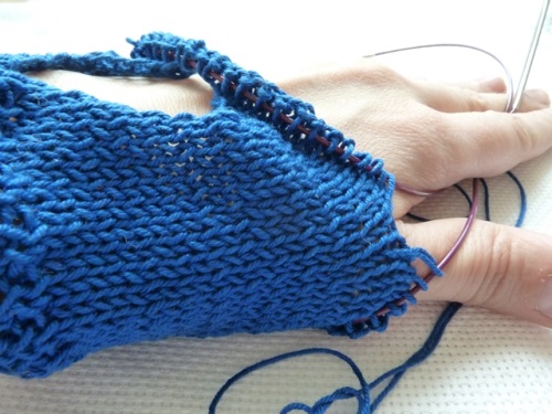 Gants d'été pour hommes sans doigts avec des aiguilles à tricoter