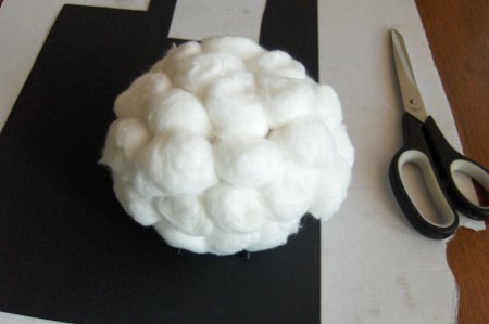 Belle agneau de boules de coton pour la nouvelle année