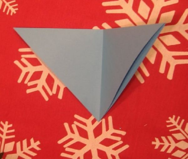 Beaux flocons de neige pour la nouvelle année 2017 avec leurs propres mains de papier - diagrammes et photos en plusieurs étapes. Cours de maître pour les enfants sur de grands flocons de neige en technique origami