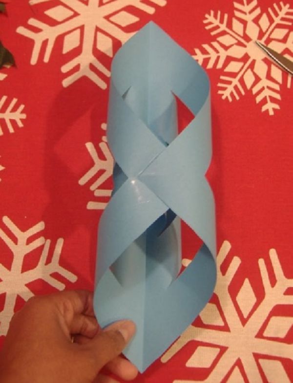 Beaux flocons de neige pour la nouvelle année 2017 avec leurs propres mains de papier - diagrammes et photos en plusieurs étapes. Cours de maître pour les enfants sur de grands flocons de neige en technique origami