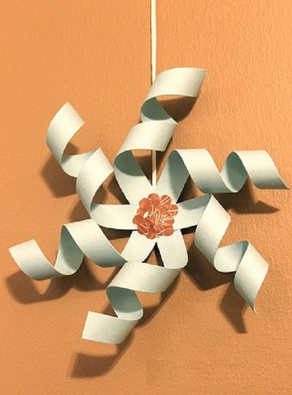 Beaux flocons de neige pour la nouvelle année 2017 avec leurs propres mains de papier - diagrammes et photos en plusieurs étapes. Cours de maître pour les enfants sur de grands flocons de neige en technique origami