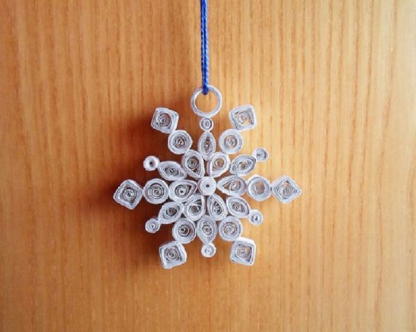 Beaux flocons de neige pour la nouvelle année 2017 avec leurs propres mains de papier - diagrammes et photos en plusieurs étapes. Cours de maître pour les enfants sur de grands flocons de neige en technique origami