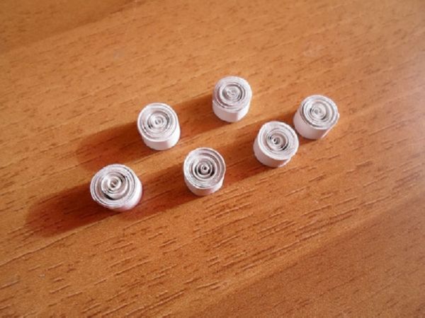 Beaux flocons de neige pour la nouvelle année 2017 avec leurs propres mains de papier - diagrammes et photos en plusieurs étapes. Cours de maître pour les enfants sur de grands flocons de neige en technique origami