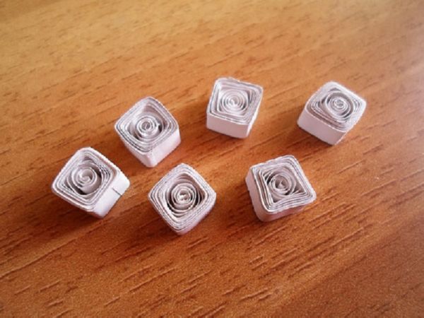 Beaux flocons de neige pour la nouvelle année 2017 avec leurs propres mains de papier - diagrammes et photos en plusieurs étapes. Cours de maître pour les enfants sur de grands flocons de neige en technique origami