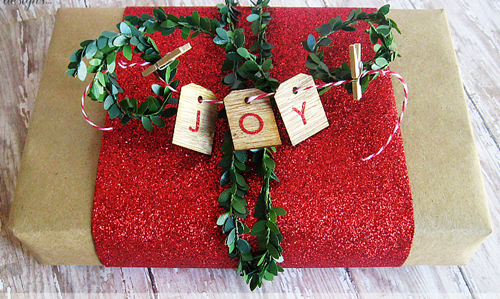 Emballage du Nouvel An pour les cadeaux avec vos mains: photo master-class