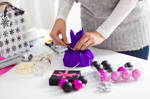 Emballage du Nouvel An pour les cadeaux avec vos mains: photo master-class