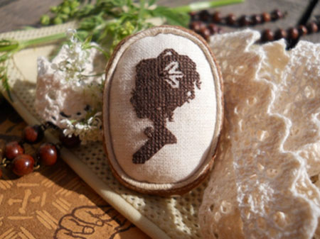 Broche de volume avec ses propres mains