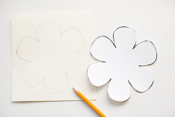 Carte pour la fête des mères avec leurs propres mains, des classes de maître avec des photos pour la maternelle et les notes 1-3