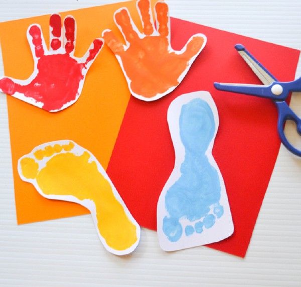 Carte pour la fête des mères avec leurs propres mains, des classes de maître avec des photos pour la maternelle et les notes 1-3