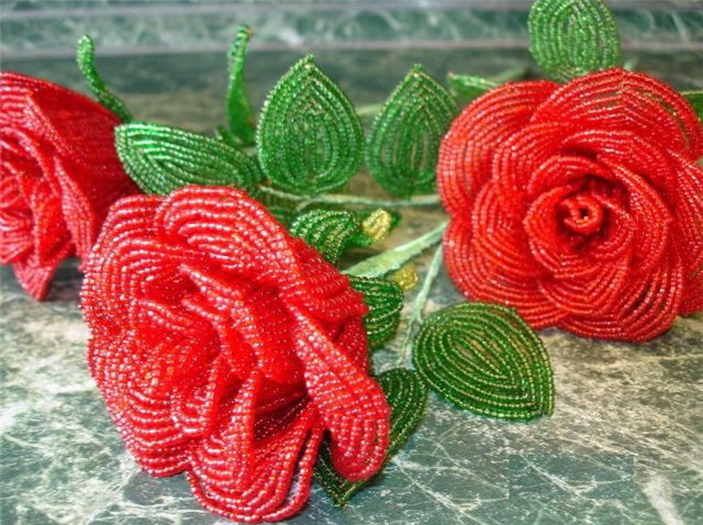 Tissage de roses à partir de perles
