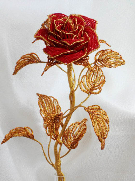 Tissage de roses à partir de perles