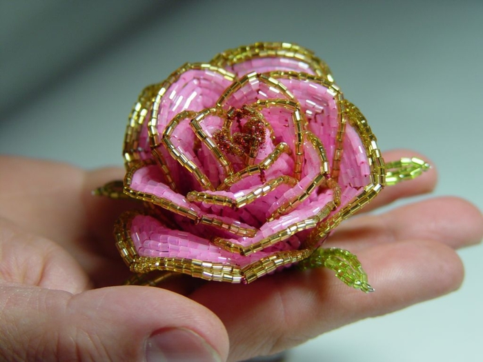 Tissage de roses à partir de perles