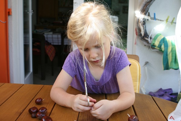 Artisanat de châtaignes sur le thème de l'automne