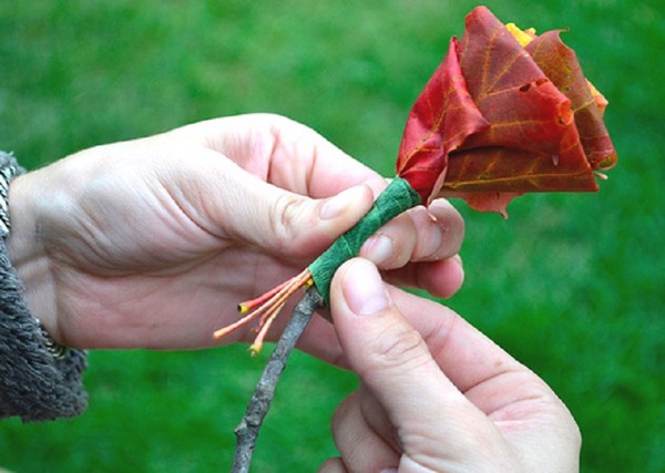 Artisanat de feuilles sur le thème "Automne" avec leurs propres mains pour les écoliers