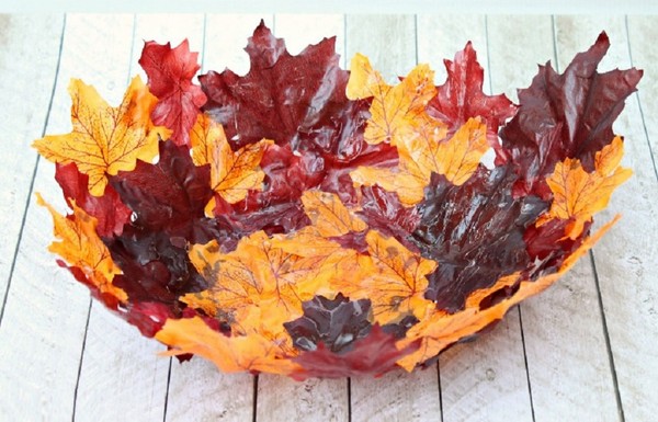 Artisanat de feuilles sur le thème "Automne" avec leurs propres mains pour les écoliers