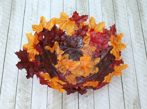 Artisanat de feuilles sur le thème "Automne" avec leurs propres mains pour les écoliers