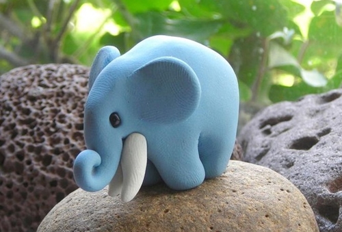 Artisanat de la pâte à modeler pour les enfants de leurs propres mains