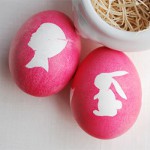 Artisanat pour Pâques: oeuf de Pâques avec la silhouette Artisanat pour Pâques: oeuf de Pâques avec la silhouette