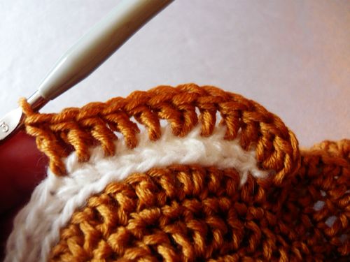 Comment attacher un crochet sous la forme d'un poulet