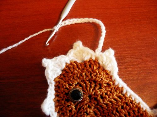 Comment attacher un crochet sous la forme d'un poulet