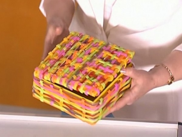 Paniers de tubes à cocktail et de journaux