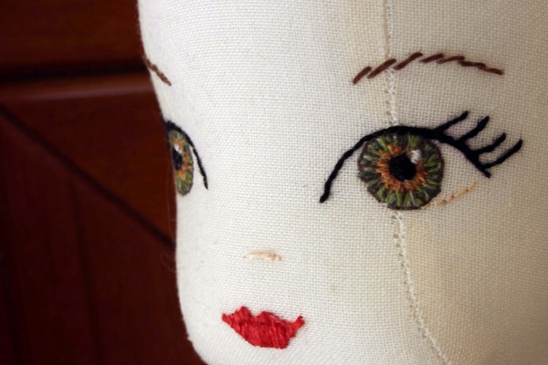 Poupées textiles: master class avec motifs et vidéo