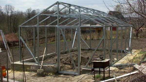 Serre en polycarbonate avec ses propres mains: plans, photos, vidéo
