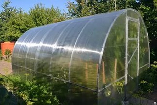 Serre en polycarbonate avec ses propres mains: plans, photos, vidéo