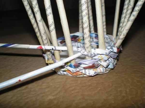 Tissage à partir de tubes de journaux pour les débutants