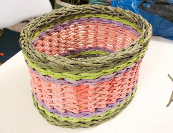 Tissage à partir de tubes de journaux pour les débutants