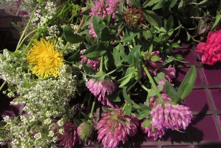 Guirlande de fleurs pour le mariage de leurs propres mains
